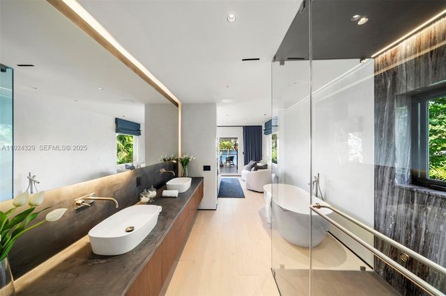 244 W San Marino Dr, Miami Beach, FL 33139