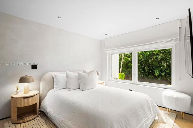 244 W San Marino Dr, Miami Beach, FL 33139