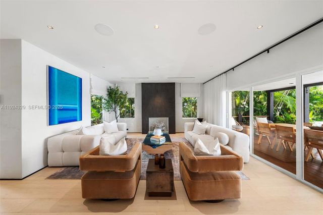 244 W San Marino Dr, Miami Beach, FL 33139