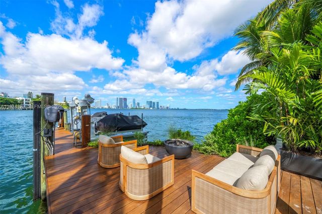 244 W San Marino Dr, Miami Beach, FL 33139