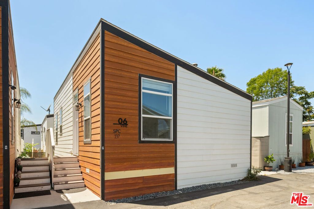 Image 14 of property listing at 8250 Lankershim Boulevard 137, North Hollywood, CA 91605