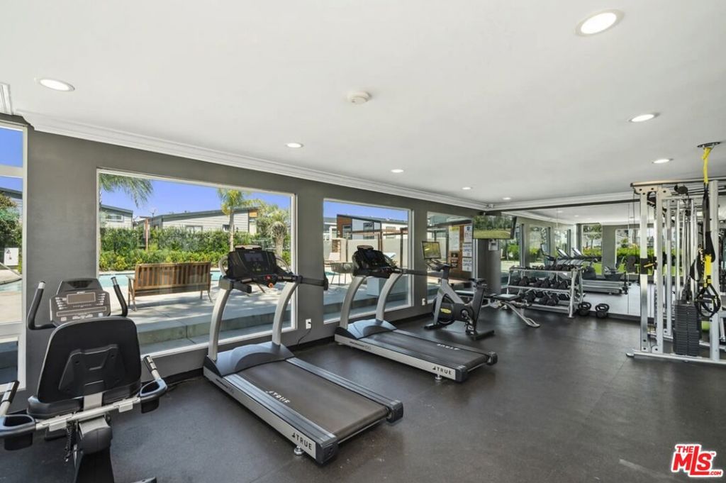 Image 18 of property listing at 8250 Lankershim Boulevard 137, North Hollywood, CA 91605