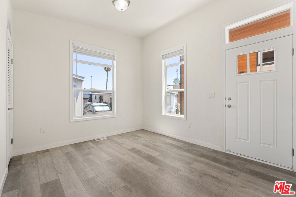 Image 5 of property listing at 8250 Lankershim Boulevard 137, North Hollywood, CA 91605