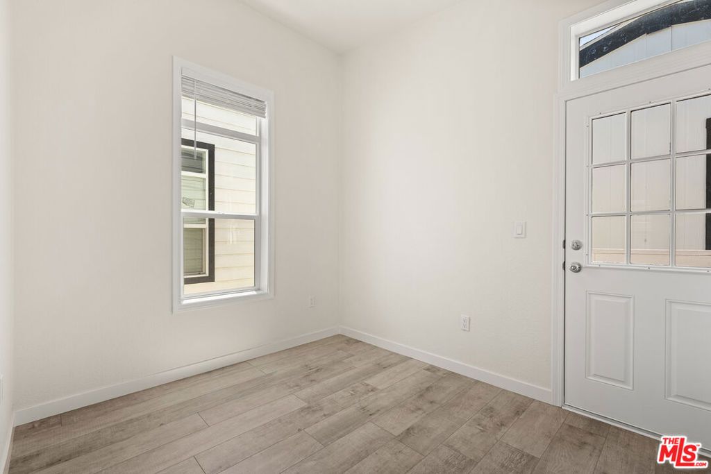 Image 6 of property listing at 8250 Lankershim Boulevard 137, North Hollywood, CA 91605