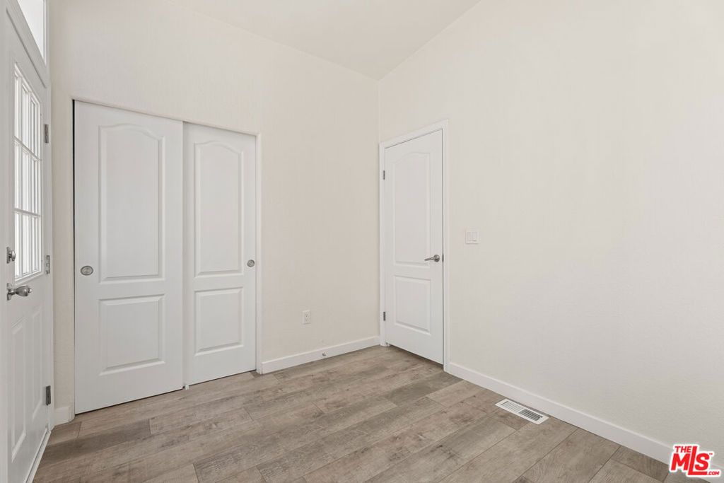 Image 7 of property listing at 8250 Lankershim Boulevard 137, North Hollywood, CA 91605