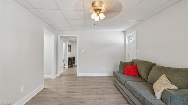 1608 Sharon Road, Winston-salem, NC 27103