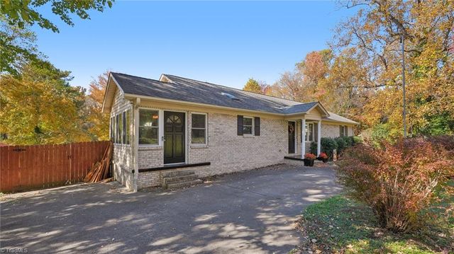 1608 Sharon Road, Winston-salem, NC 27103