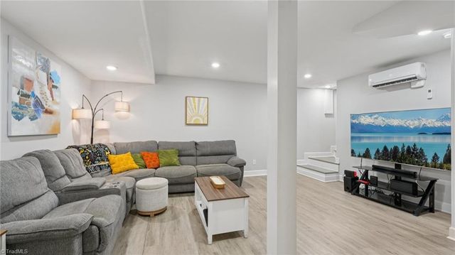 1608 Sharon Road, Winston-salem, NC 27103