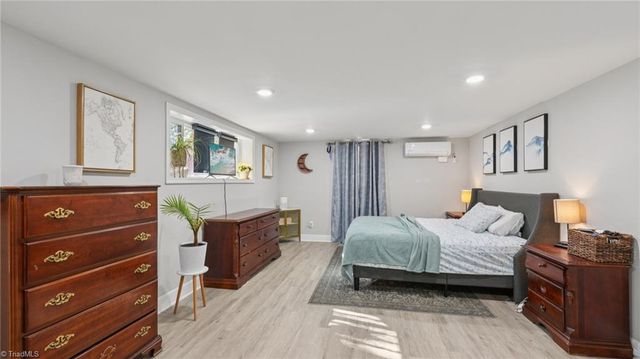 1608 Sharon Road, Winston-salem, NC 27103