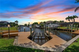 4902 Seville CT, Cape Coral, FL 33904