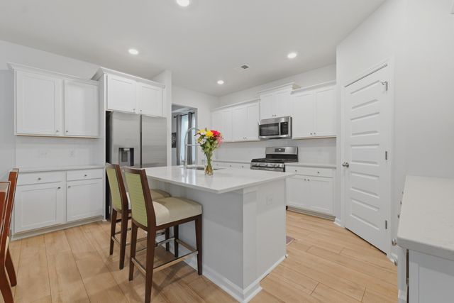 512 Yellow Leaf Lane, Summerville, SC 29486