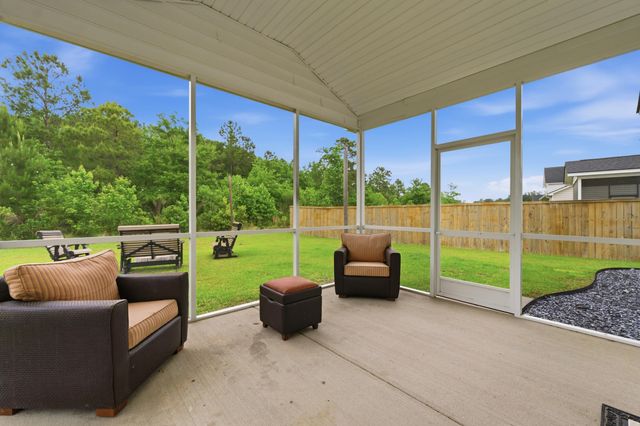 512 Yellow Leaf Lane, Summerville, SC 29486