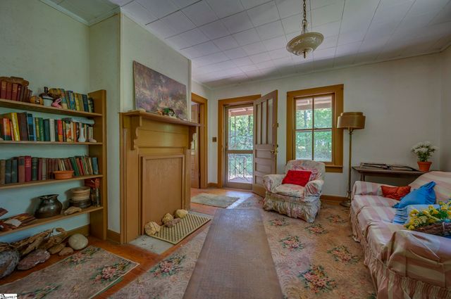 77 First Street, Tryon, NC 28782