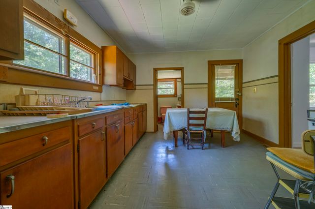 77 First Street, Tryon, NC 28782