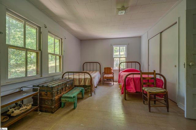 77 First Street, Tryon, NC 28782