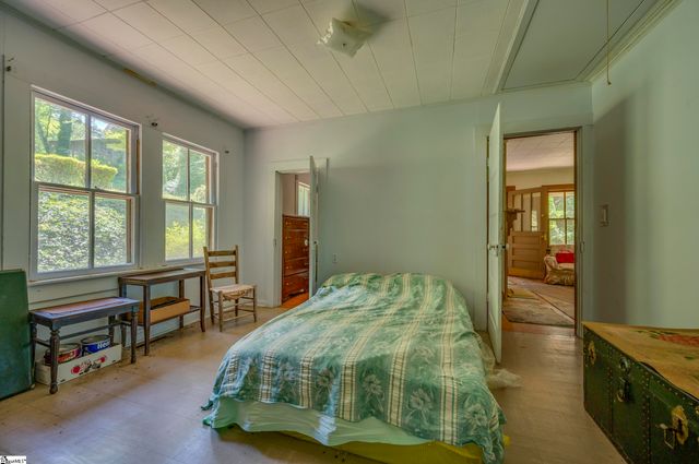 77 First Street, Tryon, NC 28782