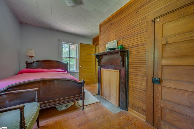 77 First Street, Tryon, NC 28782