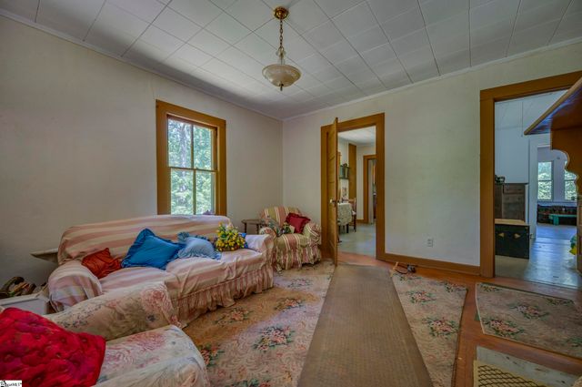 77 First Street, Tryon, NC 28782