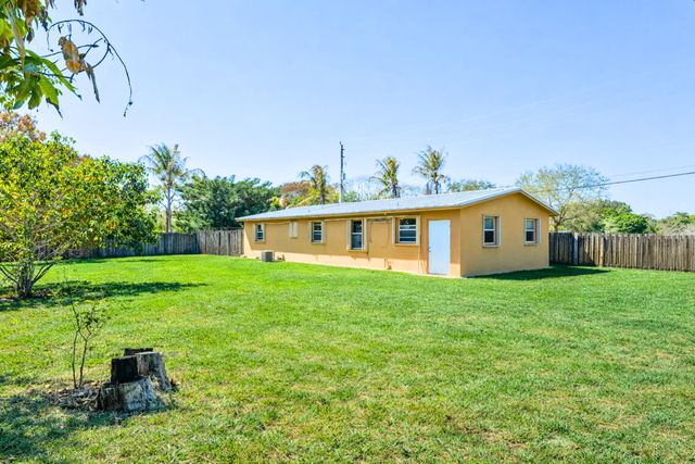 3177 SE Golden Gate Avenue, Stuart, FL 34997