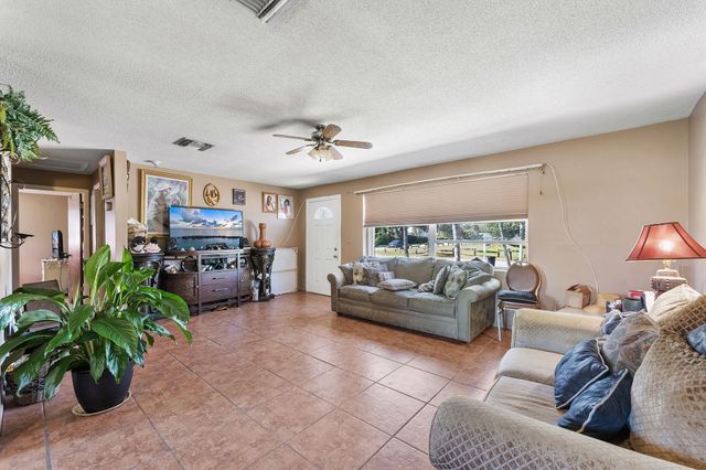 3177 SE Golden Gate Avenue, Stuart, FL 34997