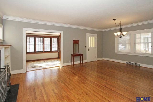 3028 Puritan Avenue, Lincoln, NE 68502