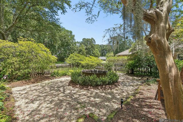 1040 Rossmore Ave, Baton Rouge, LA 70810