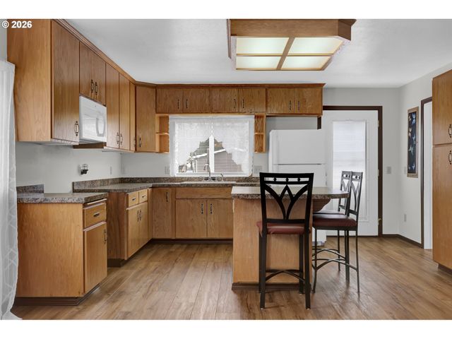 47638 Hwy 58, Oakridge, OR 97463