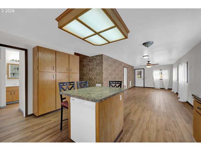 47638 Hwy 58, Oakridge, OR 97463