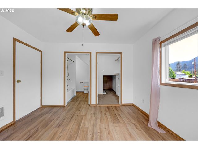 47638 Hwy 58, Oakridge, OR 97463