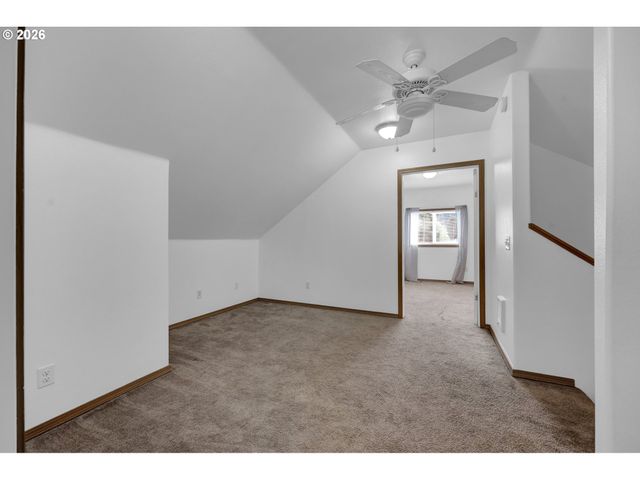 47638 Hwy 58, Oakridge, OR 97463