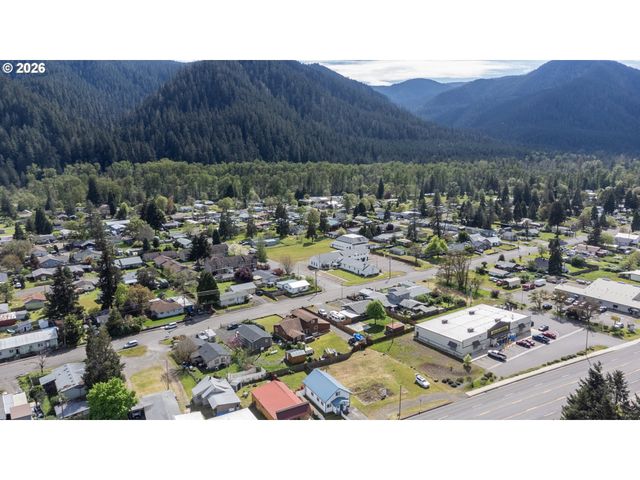 47638 Hwy 58, Oakridge, OR 97463