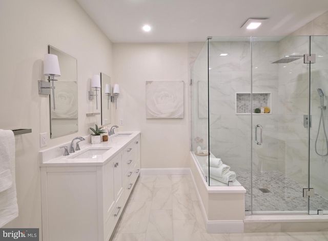 21 S LINCOLN AVE, Newtown, PA 18940