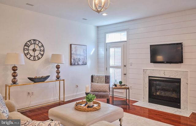 21 S LINCOLN AVE, Newtown, PA 18940