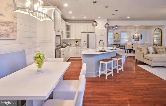 21 S LINCOLN AVE, Newtown, PA 18940