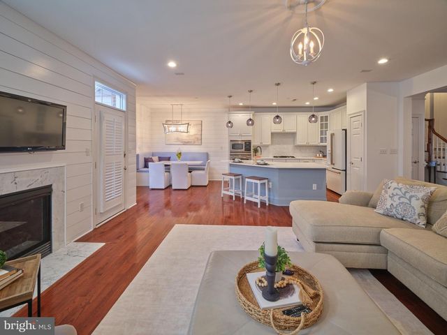 21 S LINCOLN AVE, Newtown, PA 18940