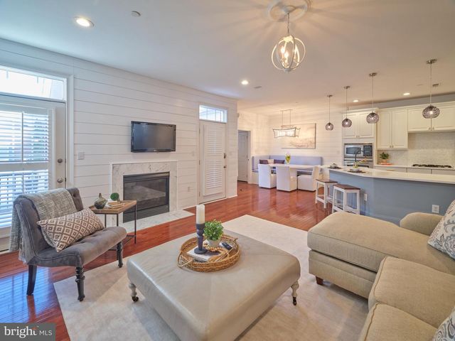 21 S LINCOLN AVE, Newtown, PA 18940