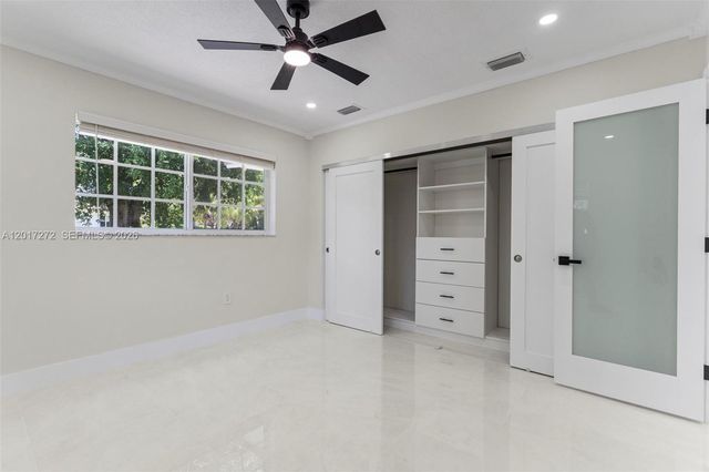 1900 SW 24th St, Miami, FL 33145