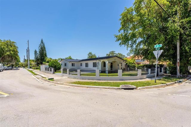 1900 SW 24th St, Miami, FL 33145