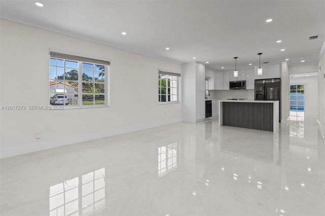 1900 SW 24th St, Miami, FL 33145
