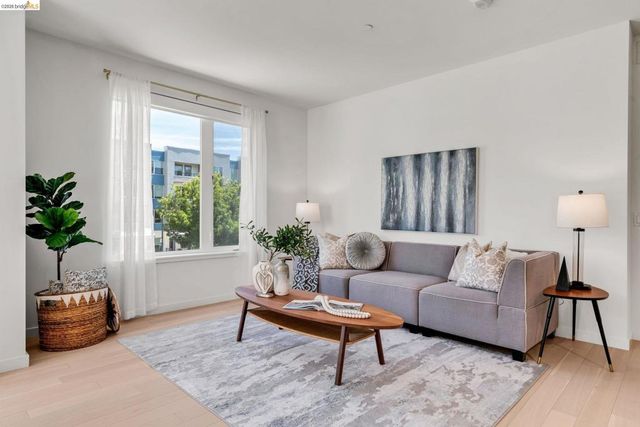 51 Innes Ct 204, San Francisco, CA 94124