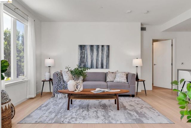 51 Innes Ct 204, San Francisco, CA 94124