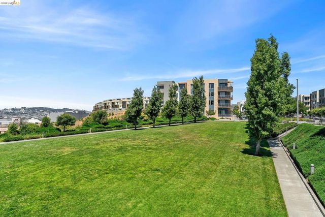 51 Innes Ct 204, San Francisco, CA 94124