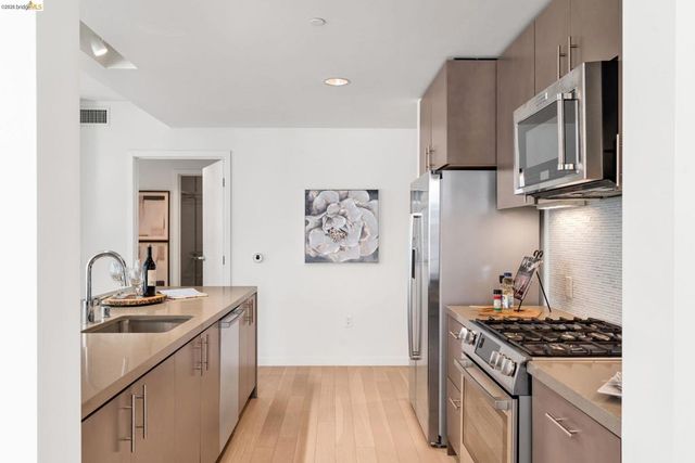 51 Innes Ct 204, San Francisco, CA 94124