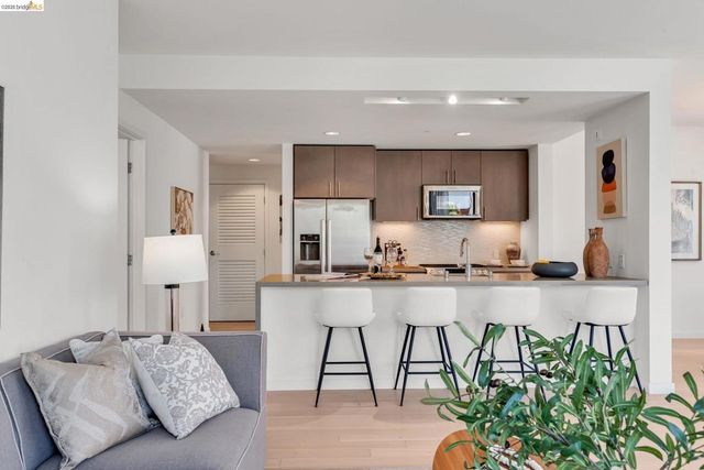 51 Innes Ct 204, San Francisco, CA 94124