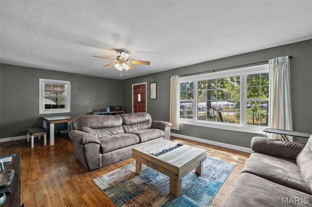 1155 East Karsch Boulevard, Farmington, MO 63640