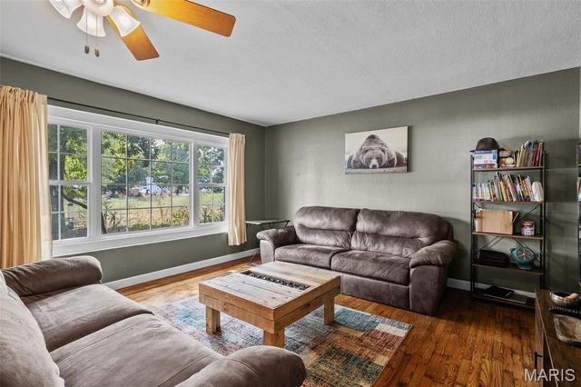 1155 East Karsch Boulevard, Farmington, MO 63640