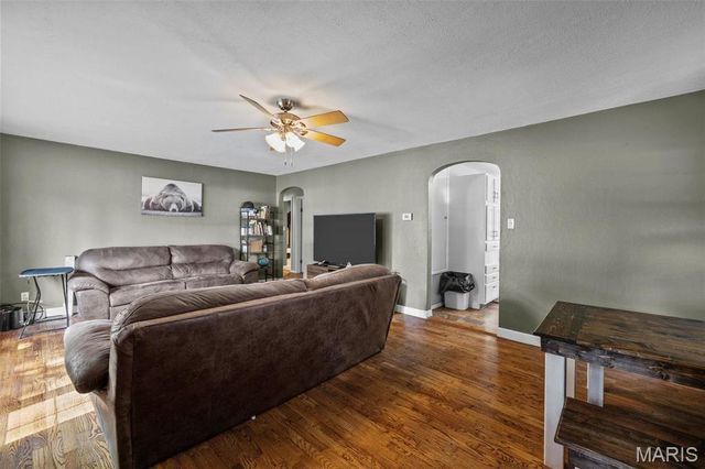 1155 East Karsch Boulevard, Farmington, MO 63640
