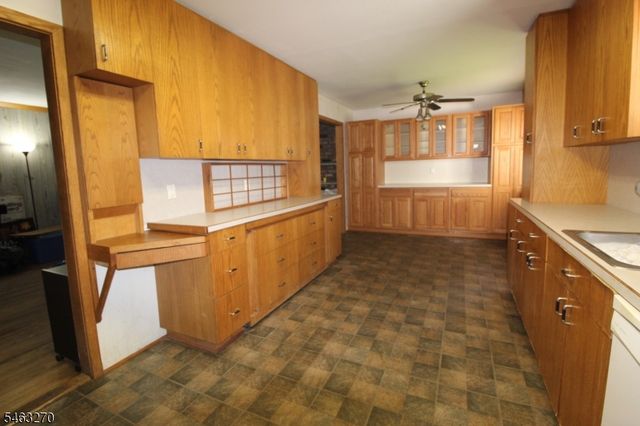 24 Hillside Rd, Rockaway Twp., NJ 07866