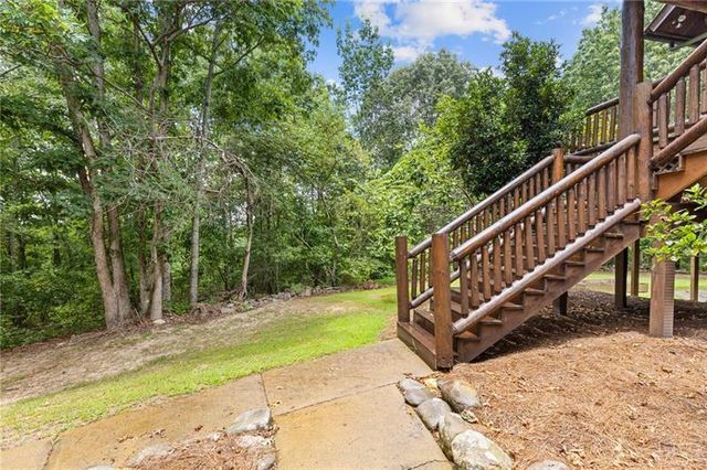 1355 White Road, White, GA 30184