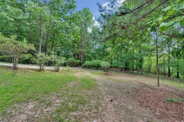 1355 White Road, White, GA 30184